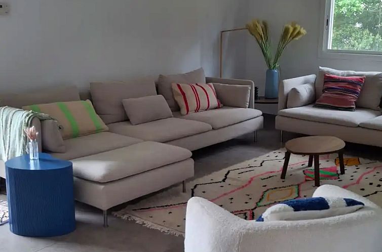 Casa Els Pins met verwarmd zwembad