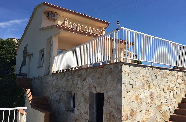 Vakantiehuis Gemütliches Ferienhaus mit Pool und Meerblick