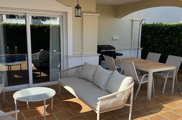 Huis met BBQ en zwembad op resort