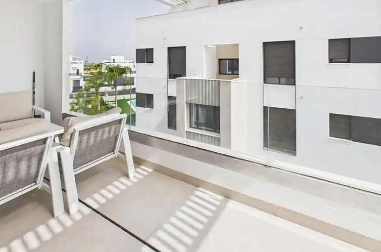 Luxury Apt | Europe’s Largest pool