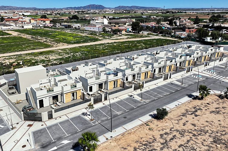 Geschakelde woning in Roldán