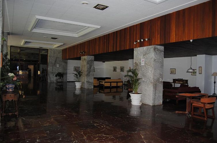 Apartamentos Torre de la Roca