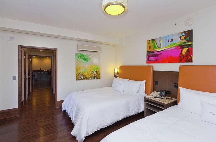 DoubleTree by Hilton - The Tudor Arms Hotel