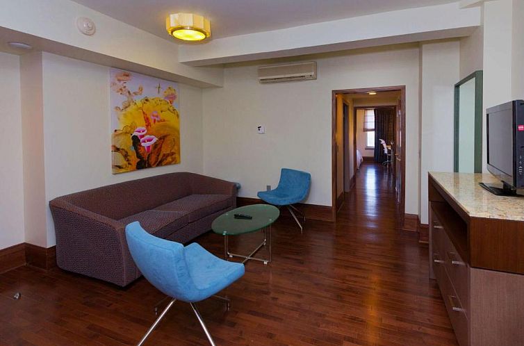 DoubleTree by Hilton - The Tudor Arms Hotel