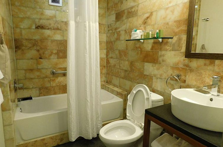 DoubleTree by Hilton - The Tudor Arms Hotel