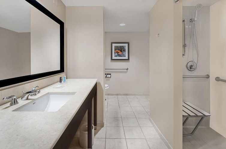 Crowne Plaza Cleveland at Playhouse Square, an IHG Hotel