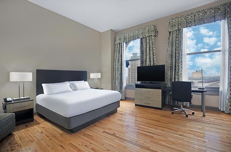 Holiday Inn Express Cleveland Downtown, an IHG Hotel