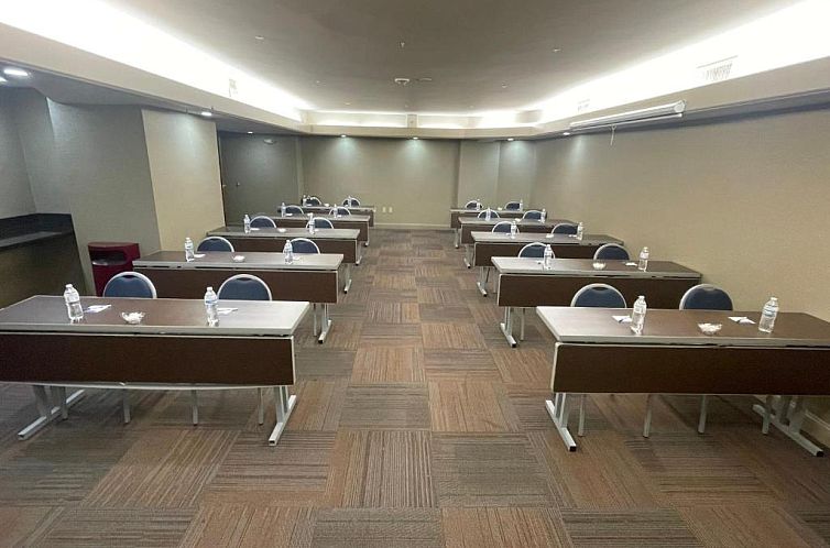 Holiday Inn Express Cleveland Downtown, an IHG Hotel