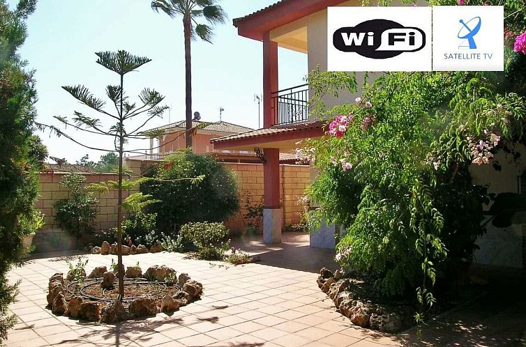 Vakantiehuis Villa "Los Arcos" mit privatem Garten und Terra