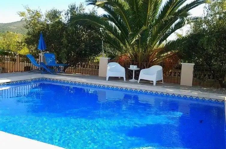 Casa Olyves  met verwarmd zwembad