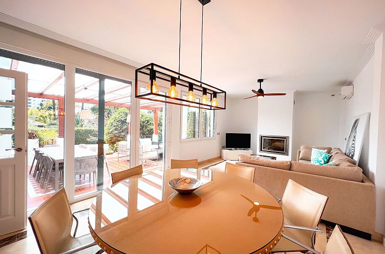 Vakantiehuis Villa für 12 Pers. mit Grill und privatem Schw