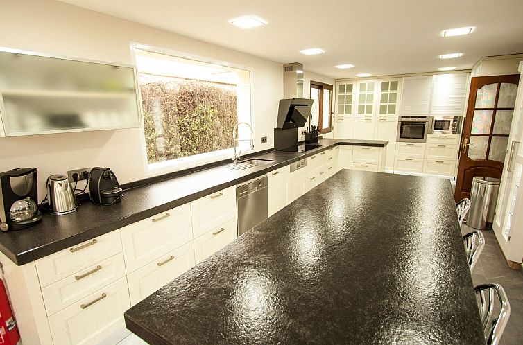 Vakantiehuis In der Nähe des Strandes, beheiztes Schwimmbad