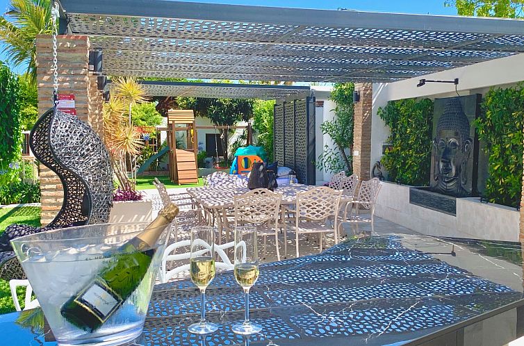 Vakantiehuis In der Nähe des Strandes, beheiztes Schwimmbad