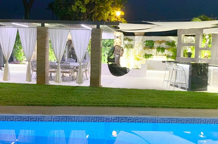 Vakantiehuis In der Nähe des Strandes, beheiztes Schwimmbad