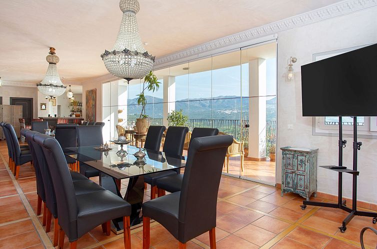 Vakantiehuis Spa-Spielzimmer mit Außen-Whirlpool und Schwim