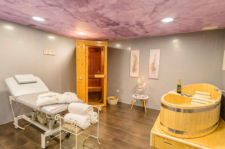 Vakantiehuis Spa-Spielzimmer mit Außen-Whirlpool und Schwim