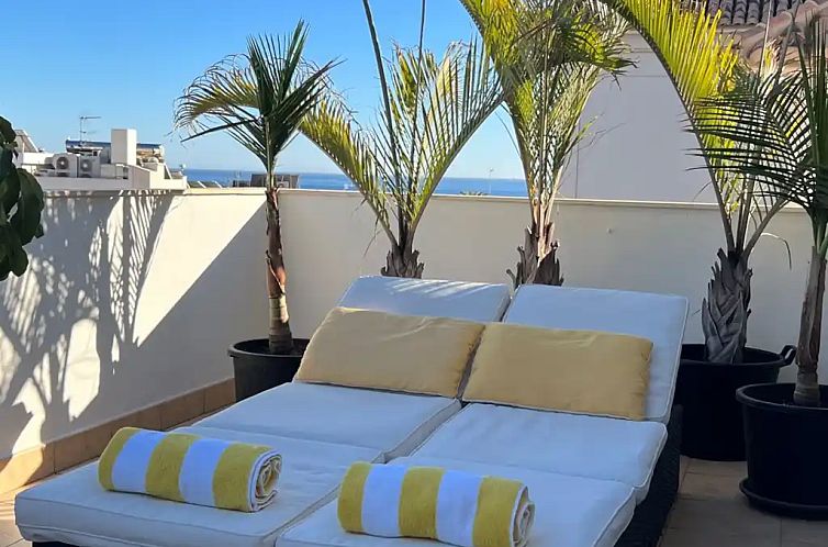 Hartje Nerja -zeezicht+strand 3 min.