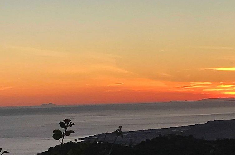 Vakantiehuis Casa Palmeras in Sayalonga mit Gepflegtem Garte