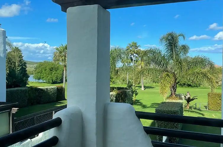 Toplocatie aan rivier vlakbij strand