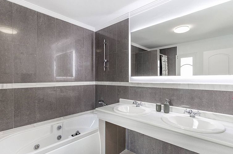 Vakantiehuis Chalet "La Resina" mit Garten, Grill und Terras