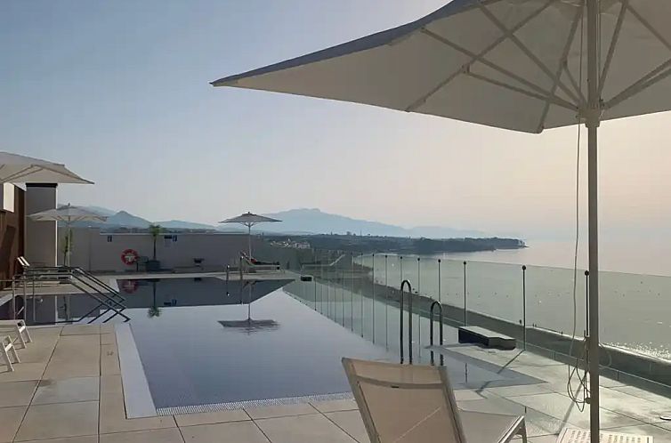 Darya Estepona Strand en Centrum