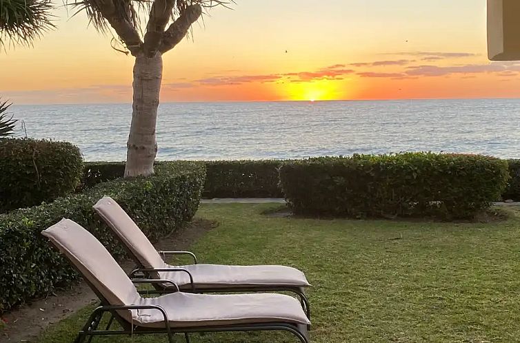 Guest house 1551754 - Apartment Costa del Sol - First line beach Estepona