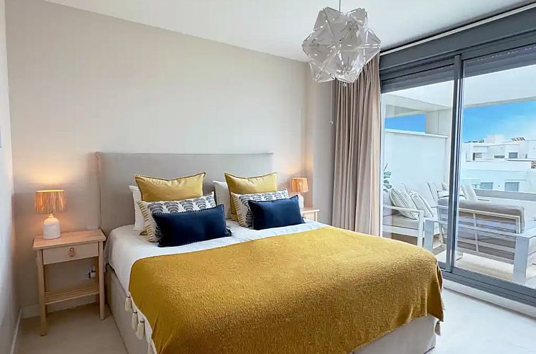 Penthouse met 2 slaapkamers en zeezicht Estepona