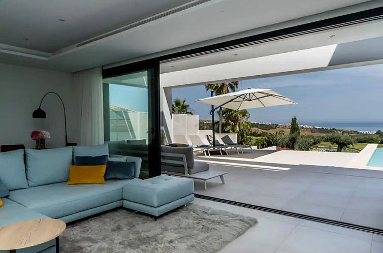 Golf villa For Blanca