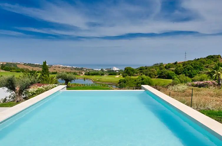 Golf villa For Blanca