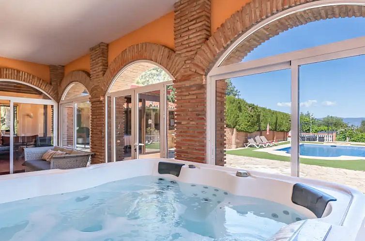 Villa, verwarmd zwembad, zeezicht