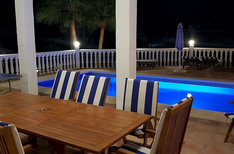 Vakantiehuis Ferienvilla mit Jacuzzi