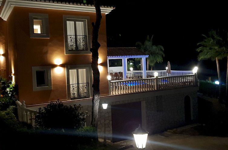 Vakantiehuis Ferienvilla mit Jacuzzi