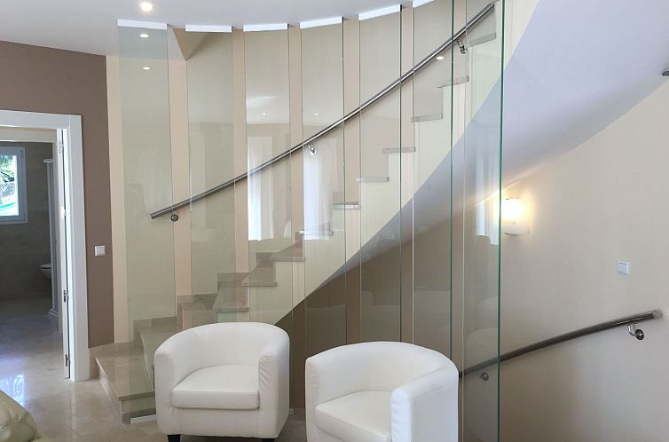 Vakantiehuis Ferienvilla mit Jacuzzi