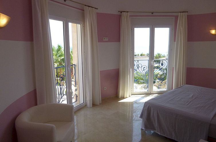 Vakantiehuis Ferienvilla mit Jacuzzi