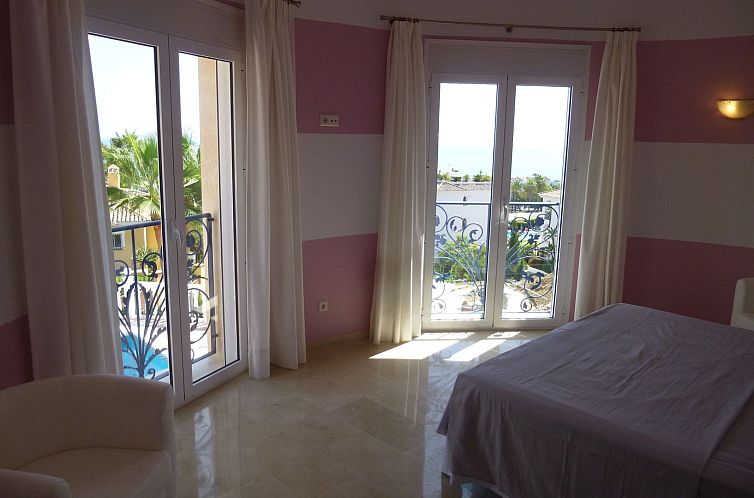 Vakantiehuis Ferienvilla mit Jacuzzi