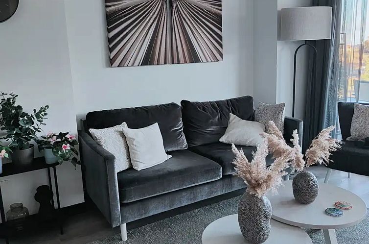 Luxe appartement met groot balkon