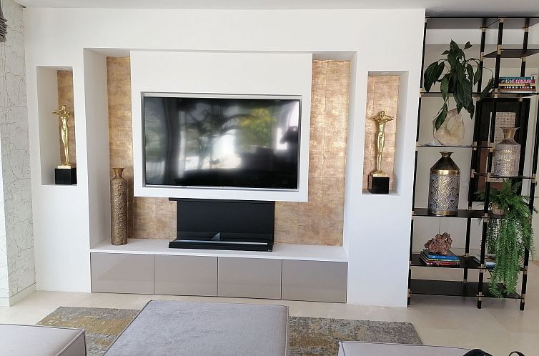 Appartement Exklusives Neubau-Penthouse mit Meerblick und Po