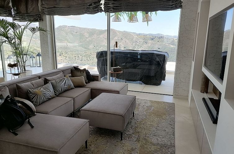 Appartement Exklusives Neubau-Penthouse mit Meerblick und Po