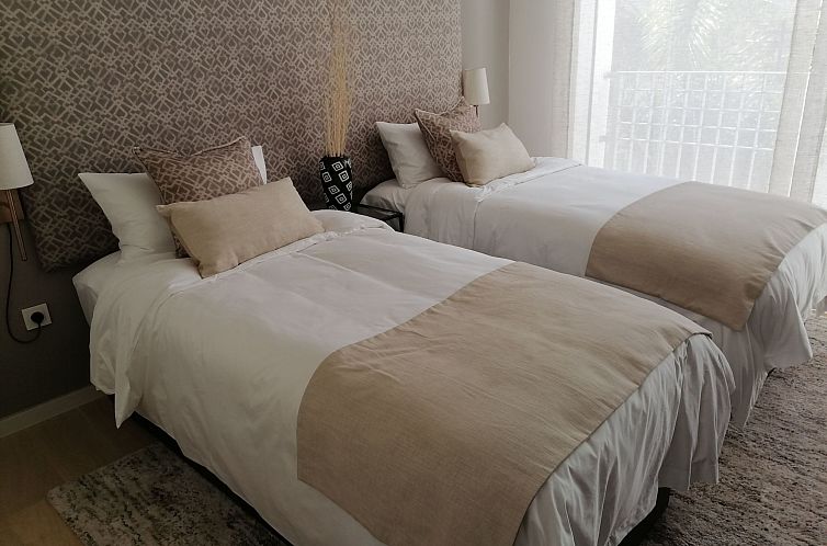 Appartement Exklusives Neubau-Penthouse mit Meerblick und Po