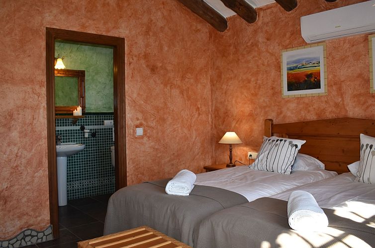 Vakantiehuis Finca Higueron mit privatem Pool