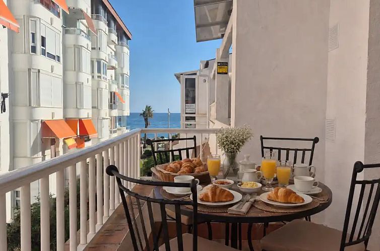 Guest house 1555835 - Apartment Costa del Sol - Luxe duplex aan zee • Laguna Beach