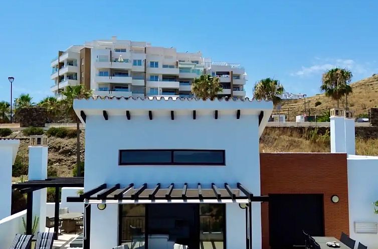 Sea Frontline Penthouse VistaMar