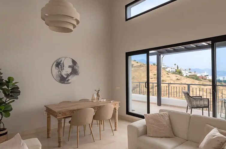 Sea Frontline Penthouse VistaMar