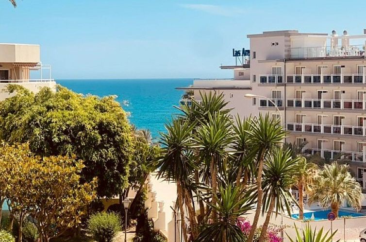 Benal Beach Appartement biedt een prachtig uitzicht op zee in Benalmadena Costa, perfect voor een ontspannen verblijf aan de Costa del Sol.