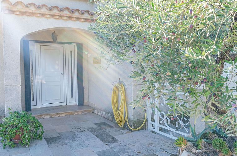 Vakantiehuis Imposante Ferienvilla mit großem Pool