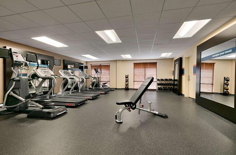 Hampton Inn & Suites Mahwah