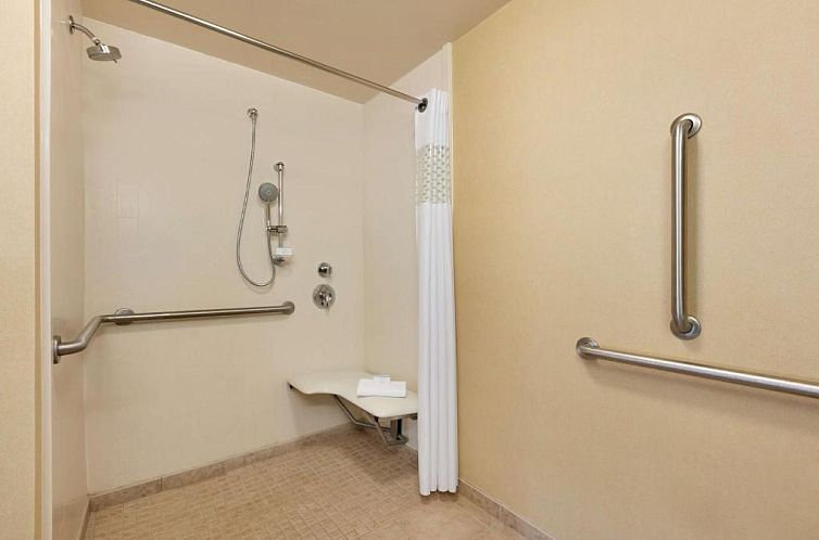 Hampton Inn & Suites Mahwah