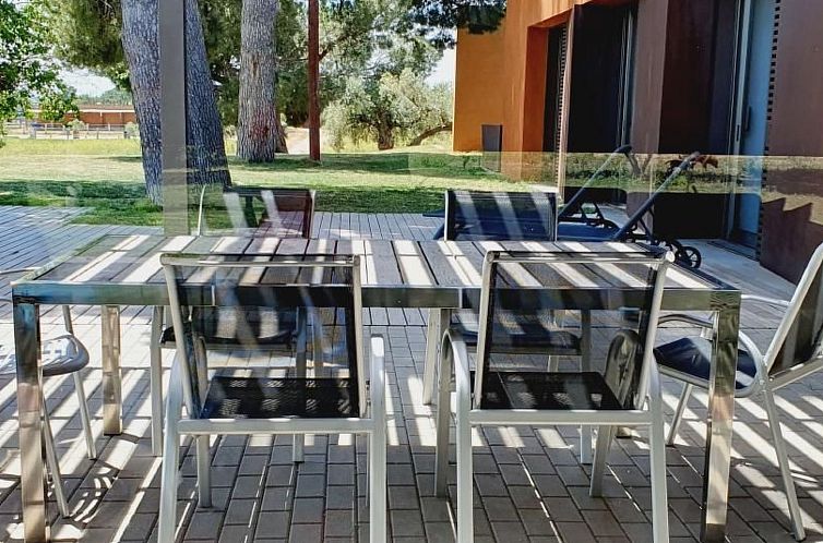 Vakantiehuis Design Vila mit Pool