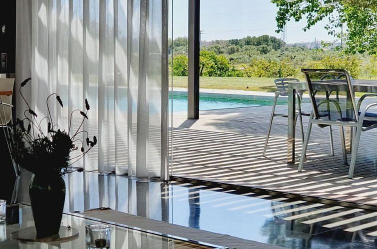 Vakantiehuis Design Vila mit Pool