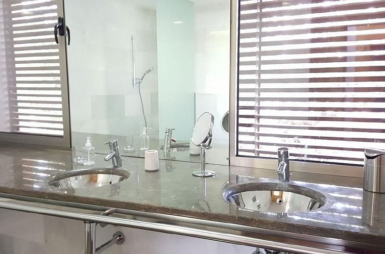 Vakantiehuis Design Vila mit Pool